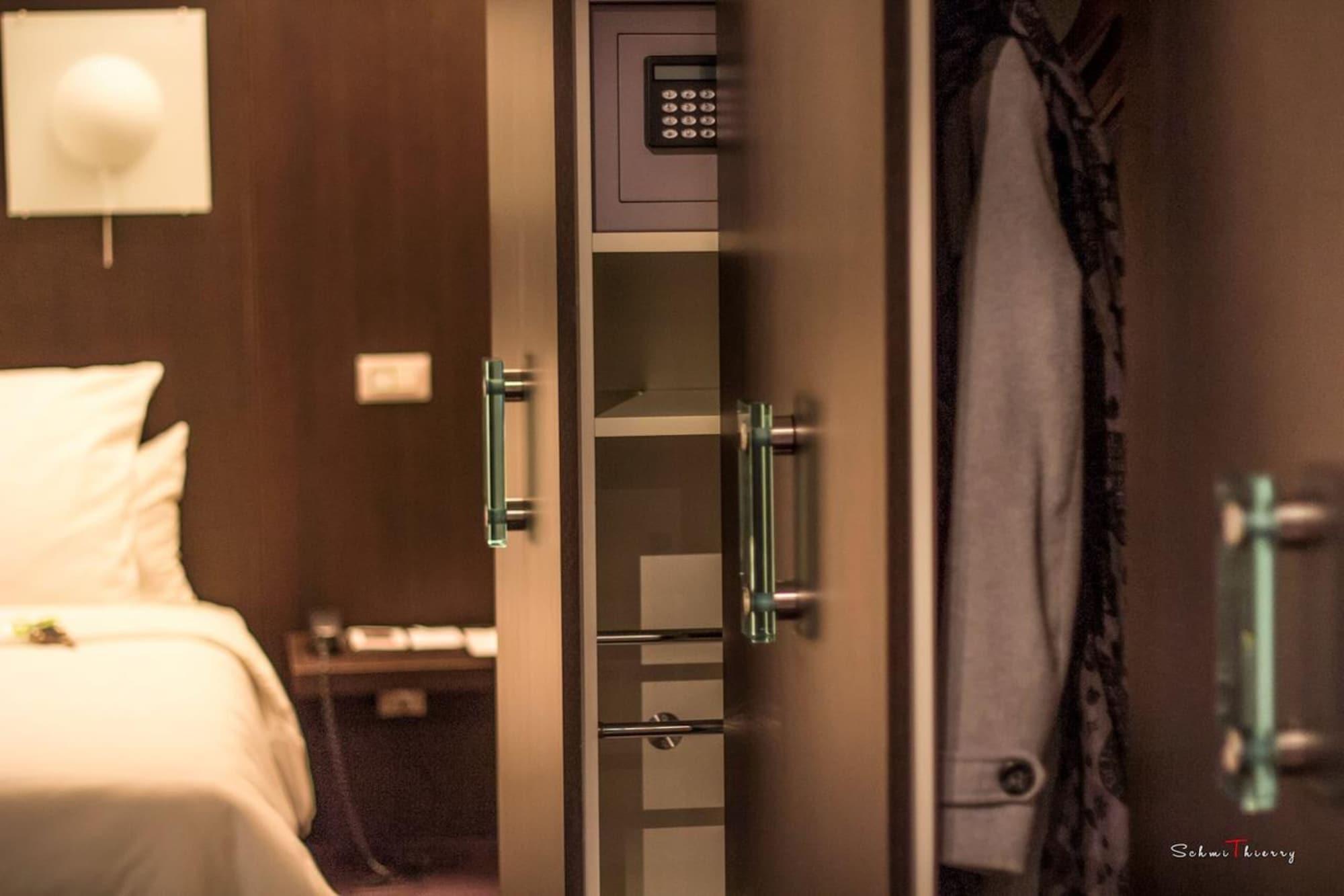 Le Rex Hotel Tarbes Eksteriør billede