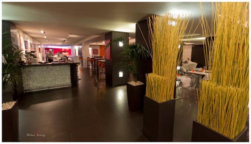 Le Rex Hotel Tarbes Eksteriør billede