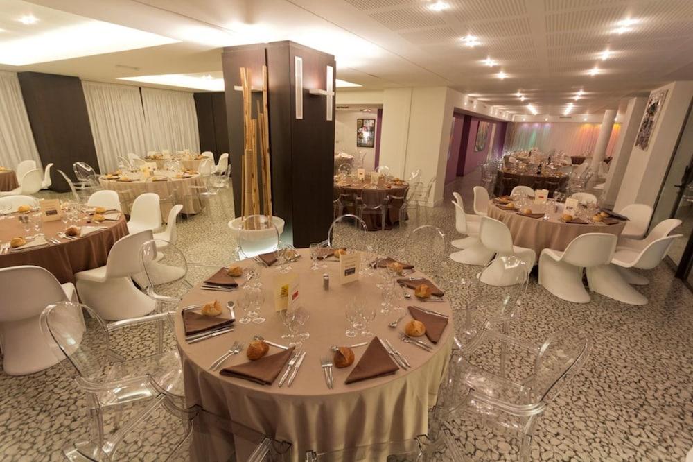 Le Rex Hotel Tarbes Eksteriør billede